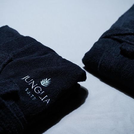 Junglia Suite - Spa & Cine Бур-ен-Брес Екстериор снимка