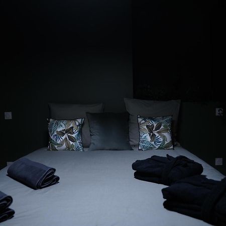 Junglia Suite - Spa & Cine Бур-ен-Брес Екстериор снимка