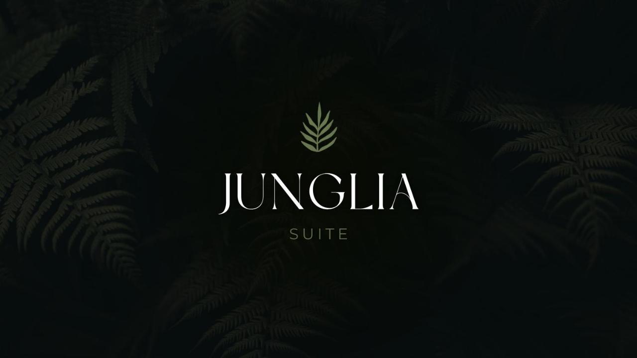 Junglia Suite - Spa & Cine Бур-ен-Брес Екстериор снимка