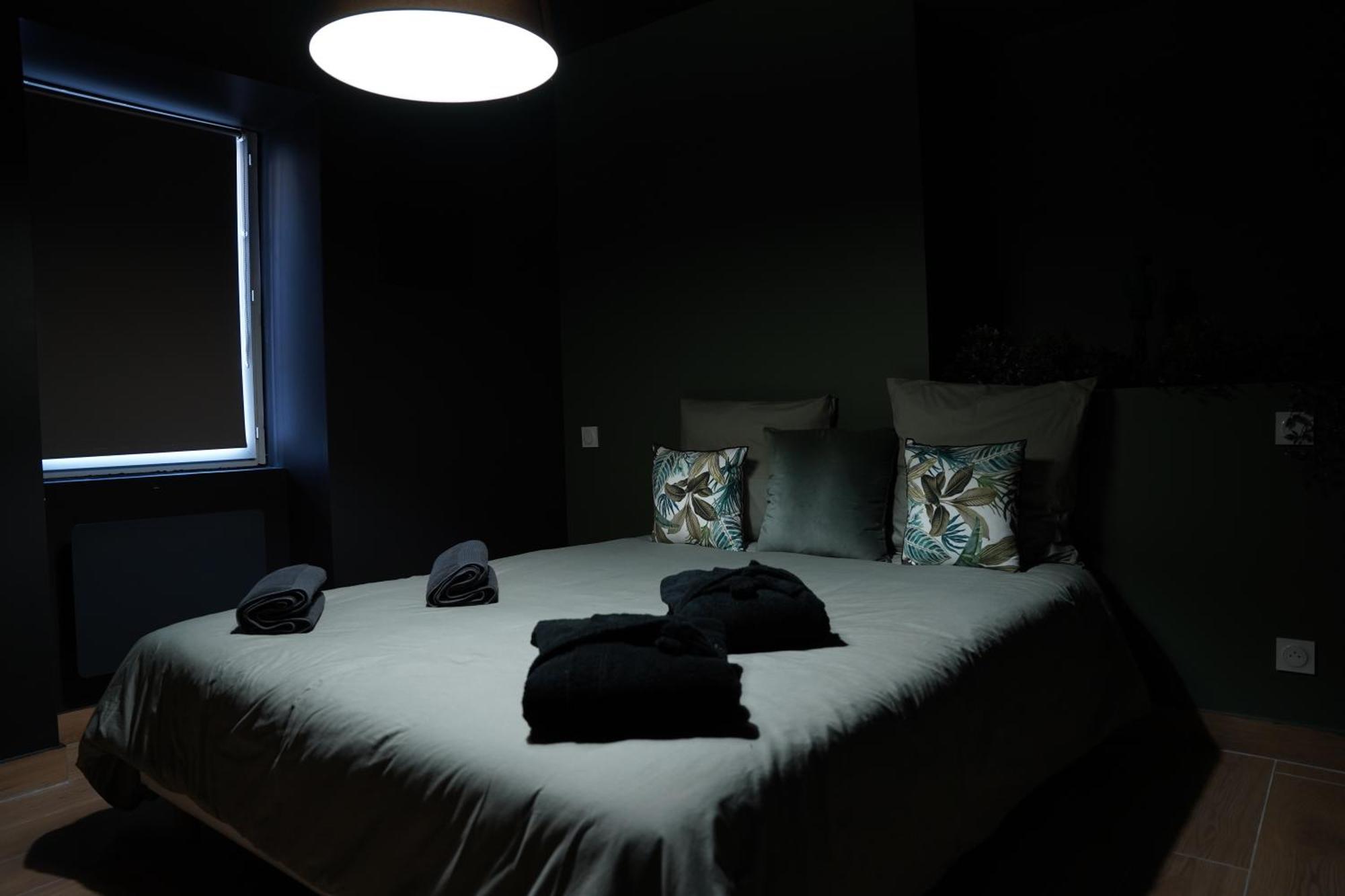 Junglia Suite - Spa & Cine Бур-ен-Брес Екстериор снимка